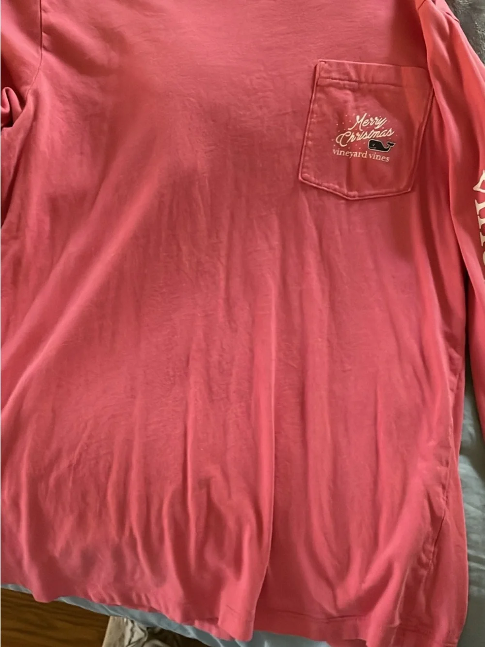 Vineyard Vines Coral Pocket Tee with Whale Holiday Print